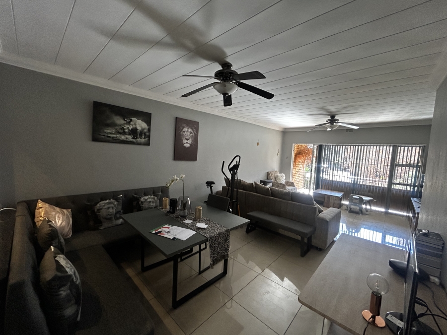 3 Bedroom Property for Sale in South Crest Gauteng