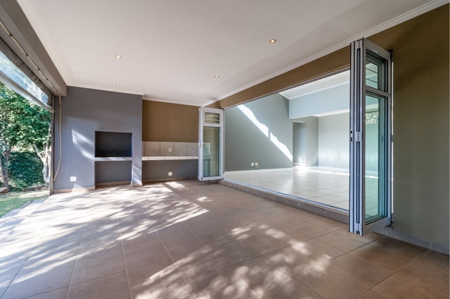 2 Bedroom Property for Sale in Greenstone Hill Gauteng