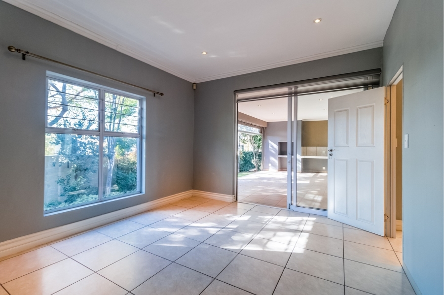 2 Bedroom Property for Sale in Greenstone Hill Gauteng
