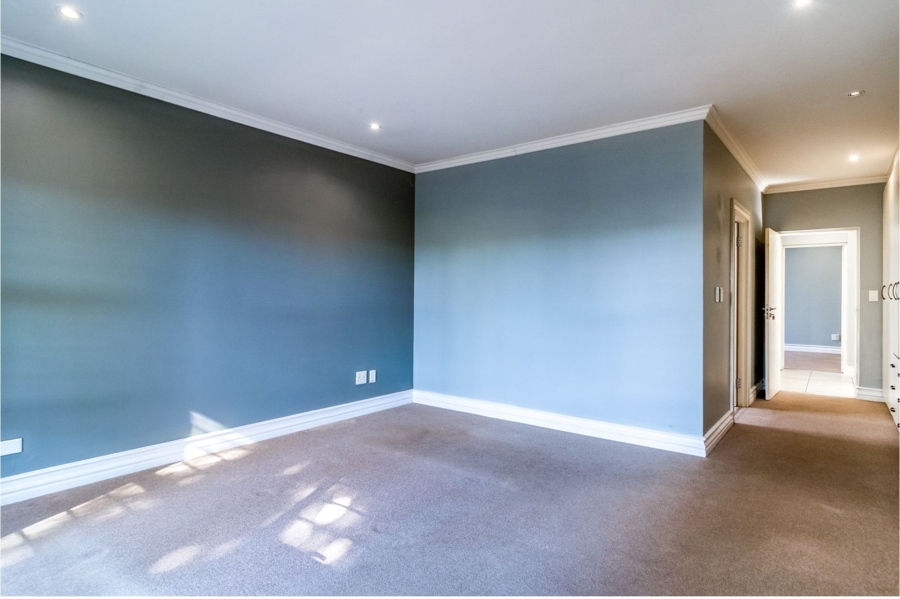 2 Bedroom Property for Sale in Greenstone Hill Gauteng