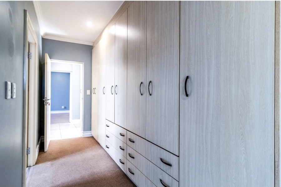 2 Bedroom Property for Sale in Greenstone Hill Gauteng