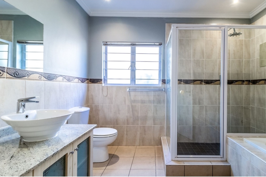 2 Bedroom Property for Sale in Greenstone Hill Gauteng
