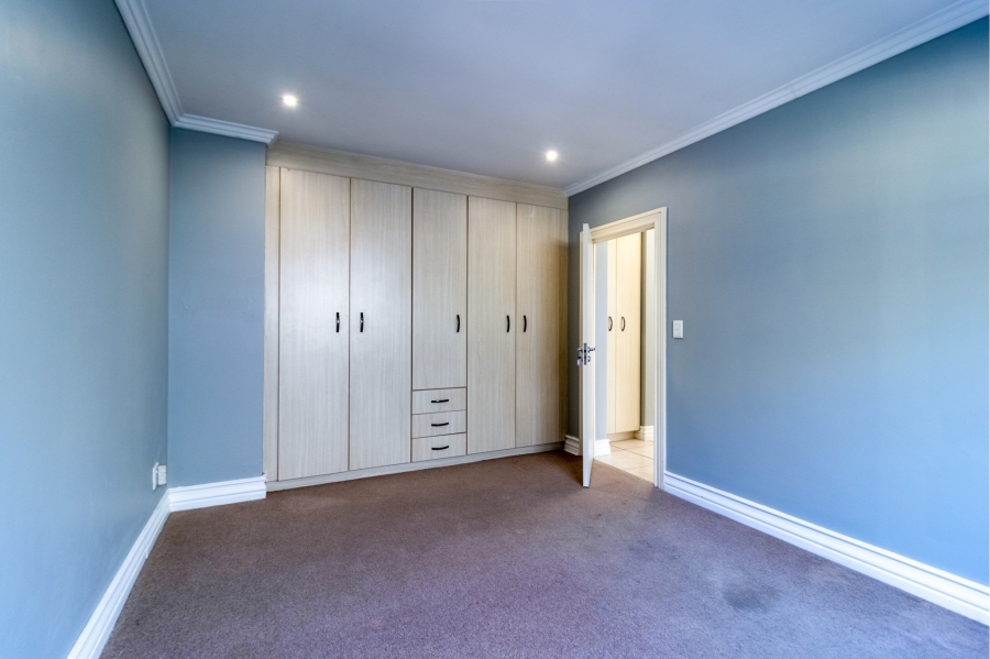 2 Bedroom Property for Sale in Greenstone Hill Gauteng