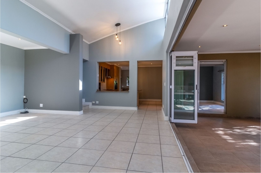 2 Bedroom Property for Sale in Greenstone Hill Gauteng