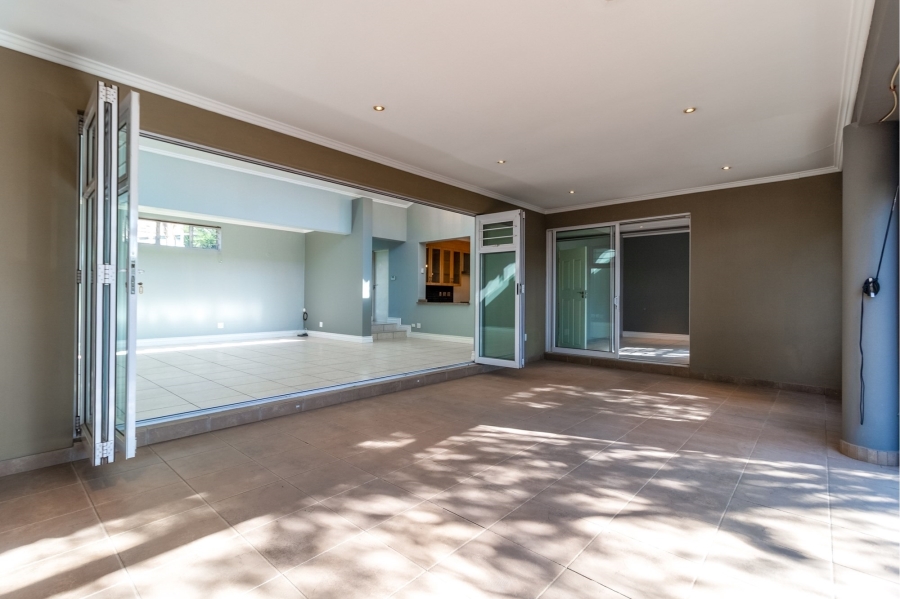 2 Bedroom Property for Sale in Greenstone Hill Gauteng