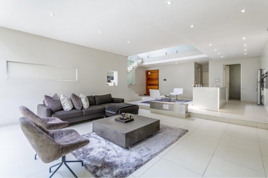 To Let 3 Bedroom Property for Rent in Eltonhill Gauteng