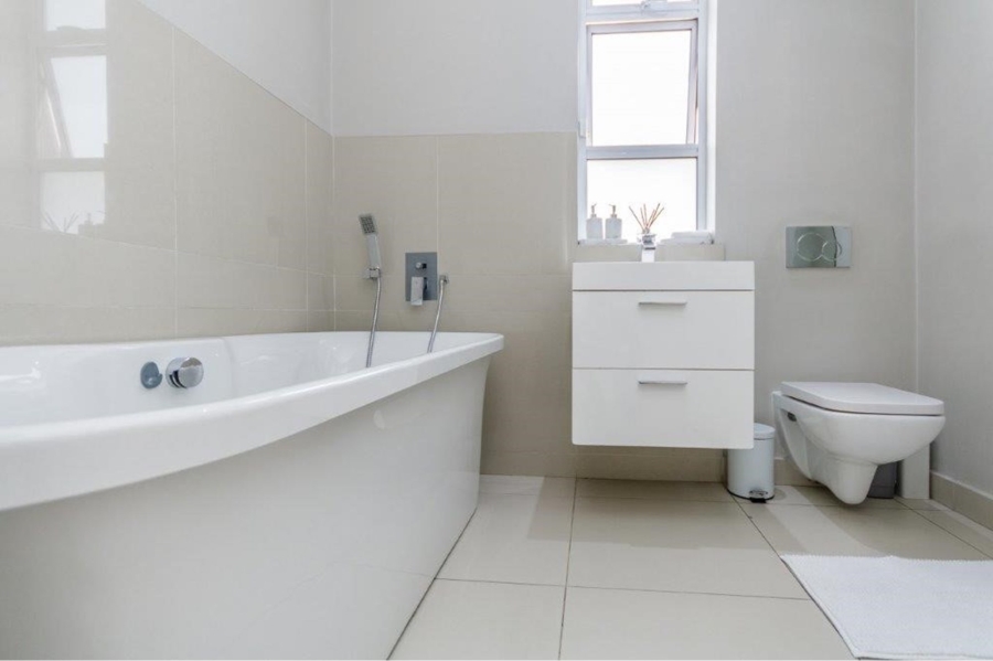 To Let 3 Bedroom Property for Rent in Eltonhill Gauteng
