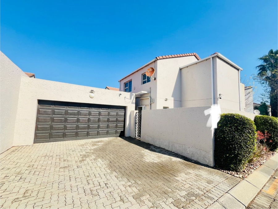 To Let 3 Bedroom Property for Rent in Sunninghill Gauteng