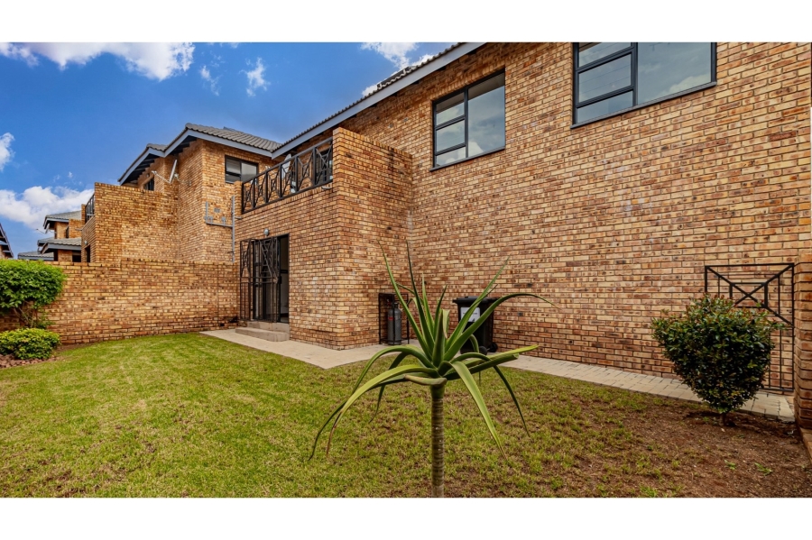 To Let 4 Bedroom Property for Rent in Ruimsig Gauteng
