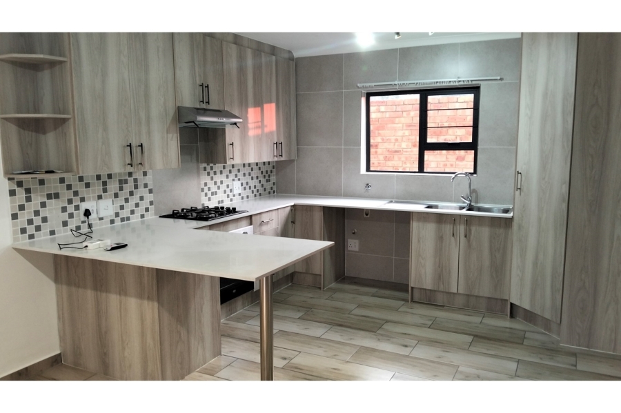 To Let 4 Bedroom Property for Rent in Ruimsig Gauteng