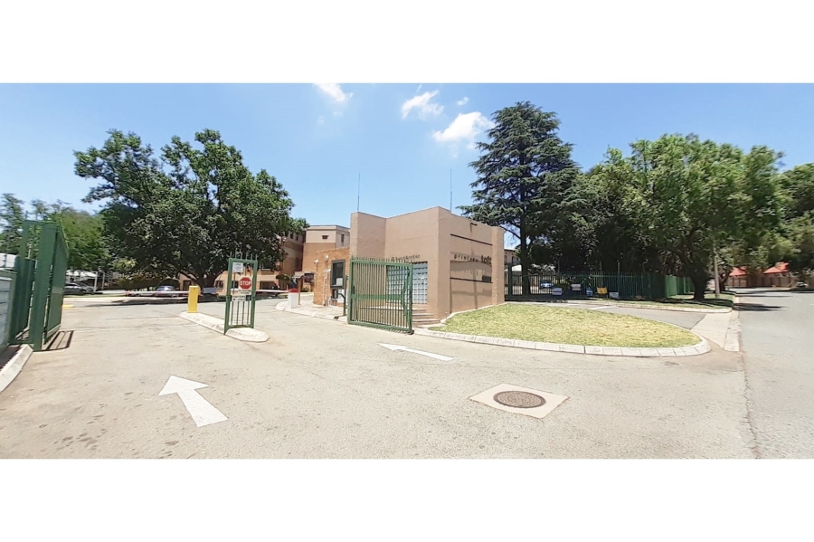 3 Bedroom Property for Sale in Helderkruin Gauteng
