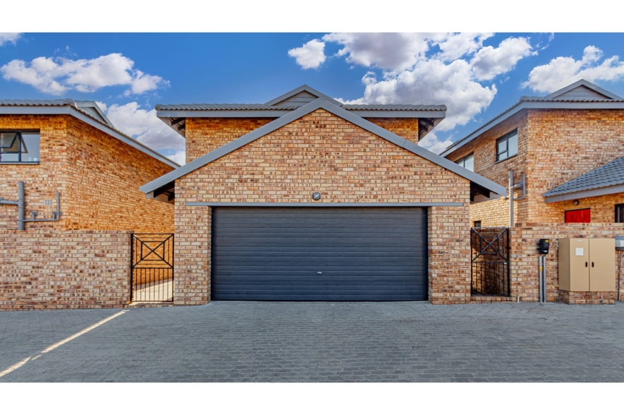 3 Bedroom Property for Sale in Ruimsig Gauteng