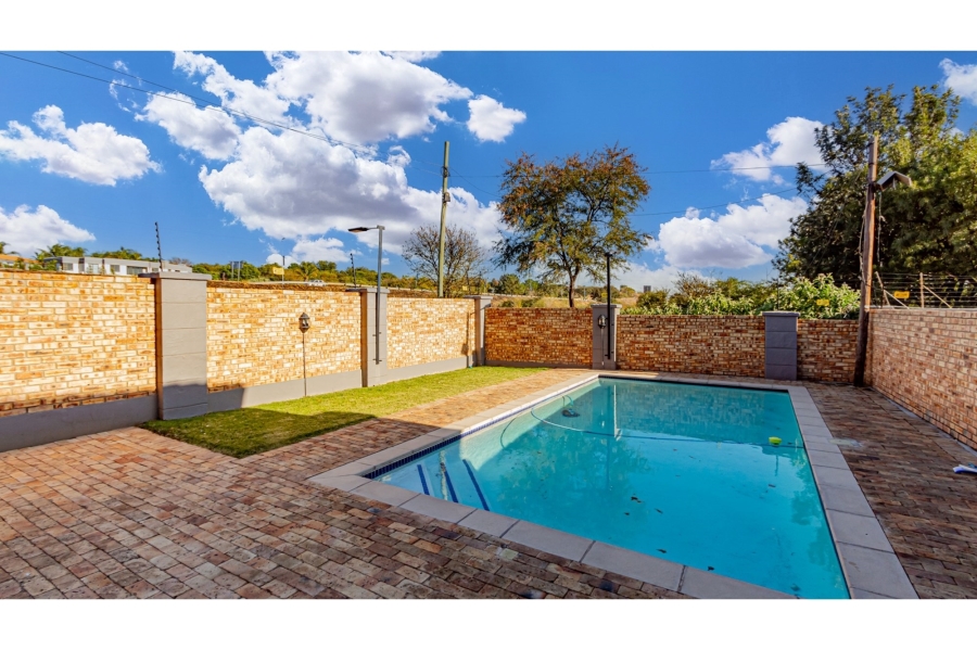 3 Bedroom Property for Sale in Ruimsig Gauteng