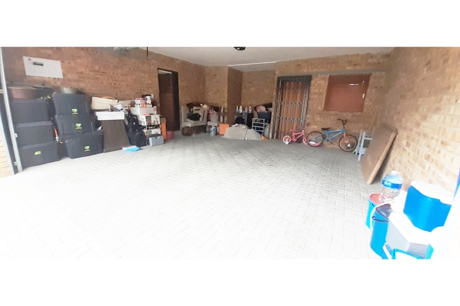 4 Bedroom Property for Sale in Ruimsig Gauteng