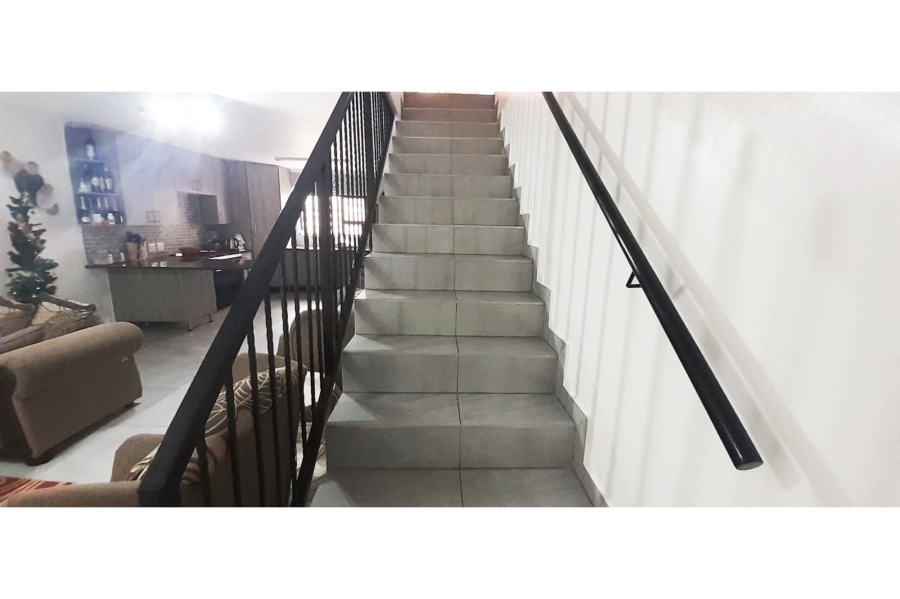 4 Bedroom Property for Sale in Ruimsig Gauteng