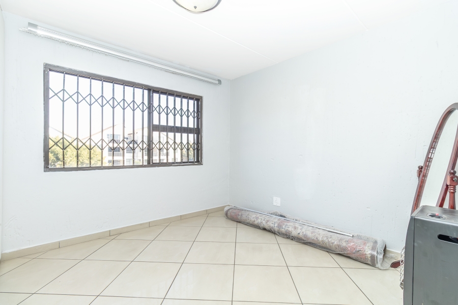 2 Bedroom Property for Sale in Sunninghill Gauteng