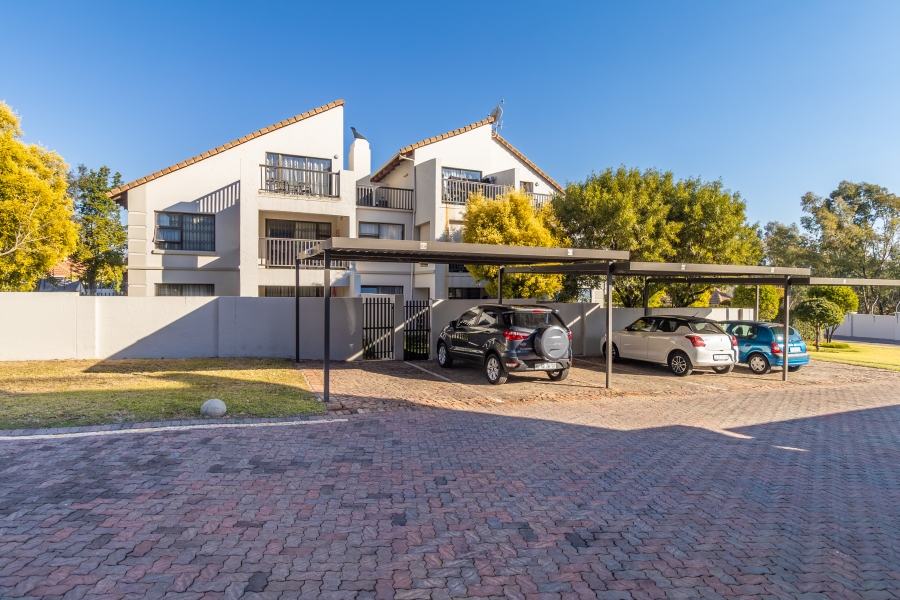 2 Bedroom Property for Sale in Sunninghill Gauteng