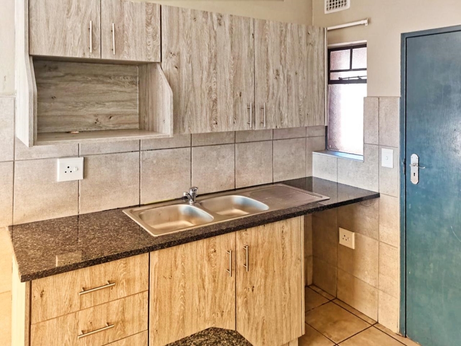 To Let 2 Bedroom Property for Rent in Montana Tuine Gauteng