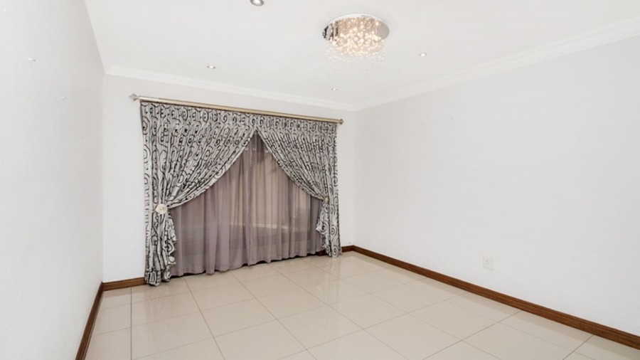 5 Bedroom Property for Sale in Carlswald North Estate Gauteng