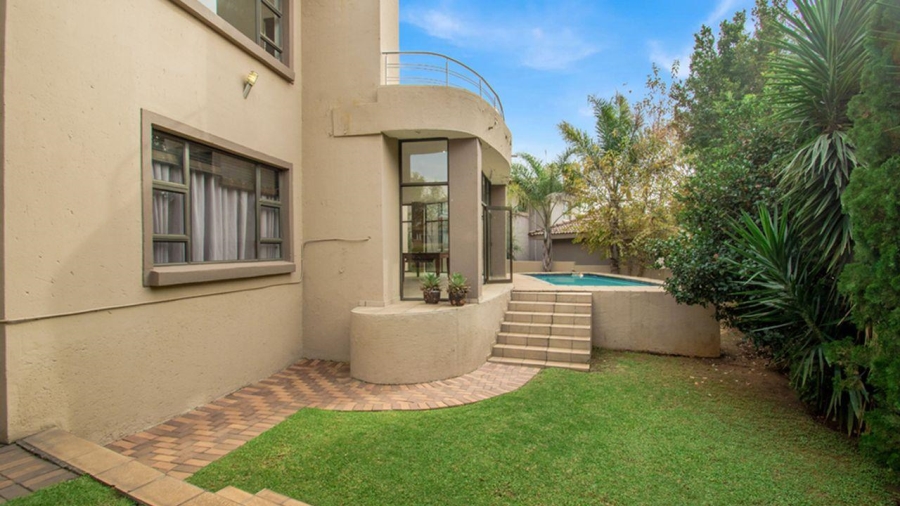 5 Bedroom Property for Sale in Carlswald North Estate Gauteng