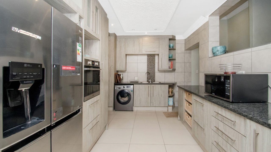 5 Bedroom Property for Sale in Country View Gauteng