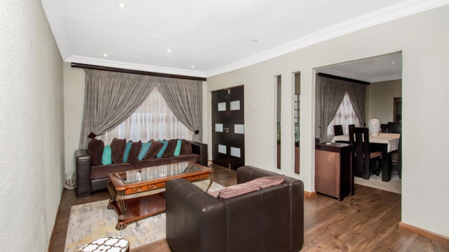 5 Bedroom Property for Sale in Country View Gauteng