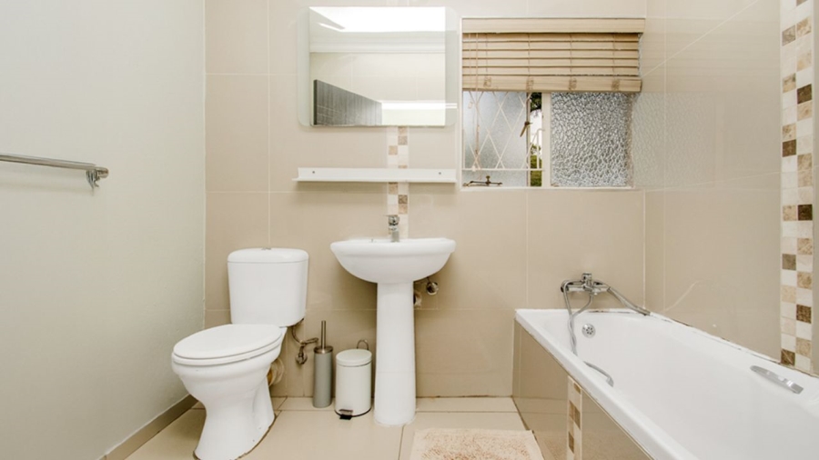5 Bedroom Property for Sale in Country View Gauteng