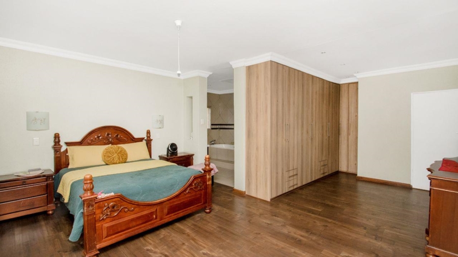 5 Bedroom Property for Sale in Country View Gauteng