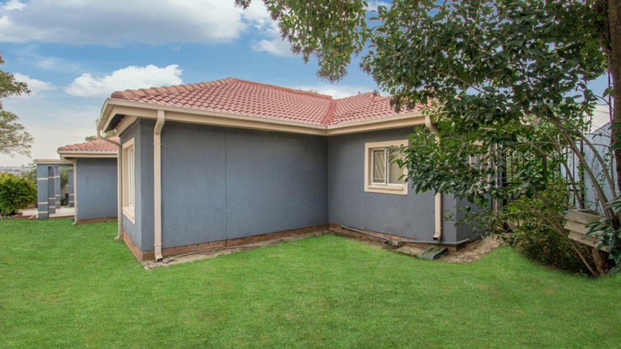5 Bedroom Property for Sale in Country View Gauteng