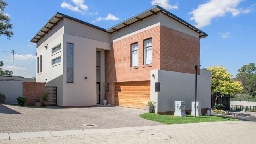 5 Bedroom Property for Sale in Kyalami Gauteng