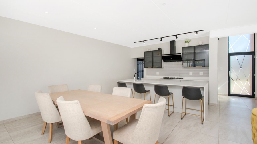 5 Bedroom Property for Sale in Kyalami Gauteng