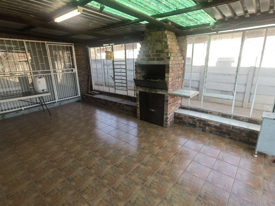 4 Bedroom Property for Sale in Ferryvale Gauteng