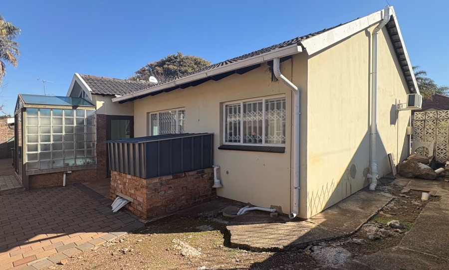 3 Bedroom Property for Sale in Wierda Park Gauteng