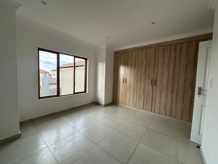 3 Bedroom Property for Sale in Monavoni Gauteng
