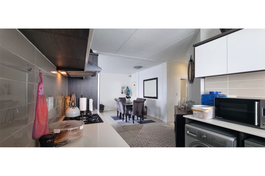 To Let 3 Bedroom Property for Rent in Greenstone Hill Gauteng