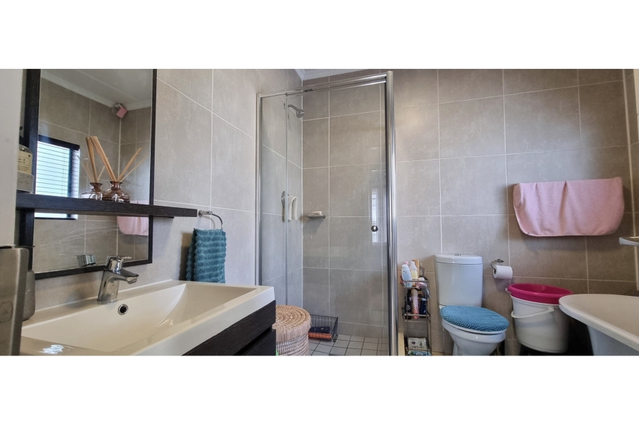 To Let 3 Bedroom Property for Rent in Greenstone Hill Gauteng