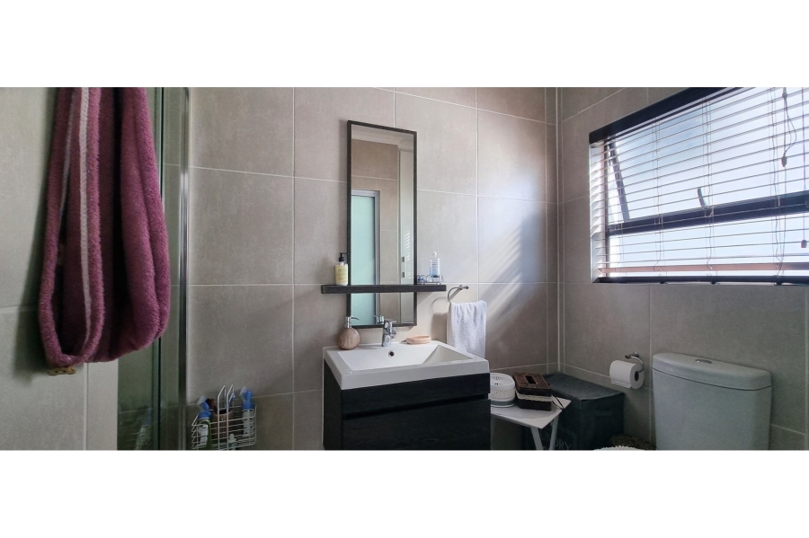To Let 3 Bedroom Property for Rent in Greenstone Hill Gauteng