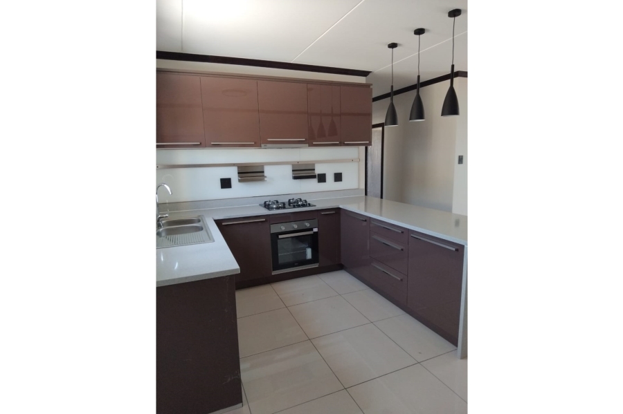 To Let 2 Bedroom Property for Rent in Blue Hills Gauteng