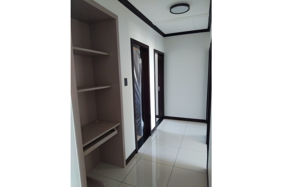 To Let 2 Bedroom Property for Rent in Blue Hills Gauteng