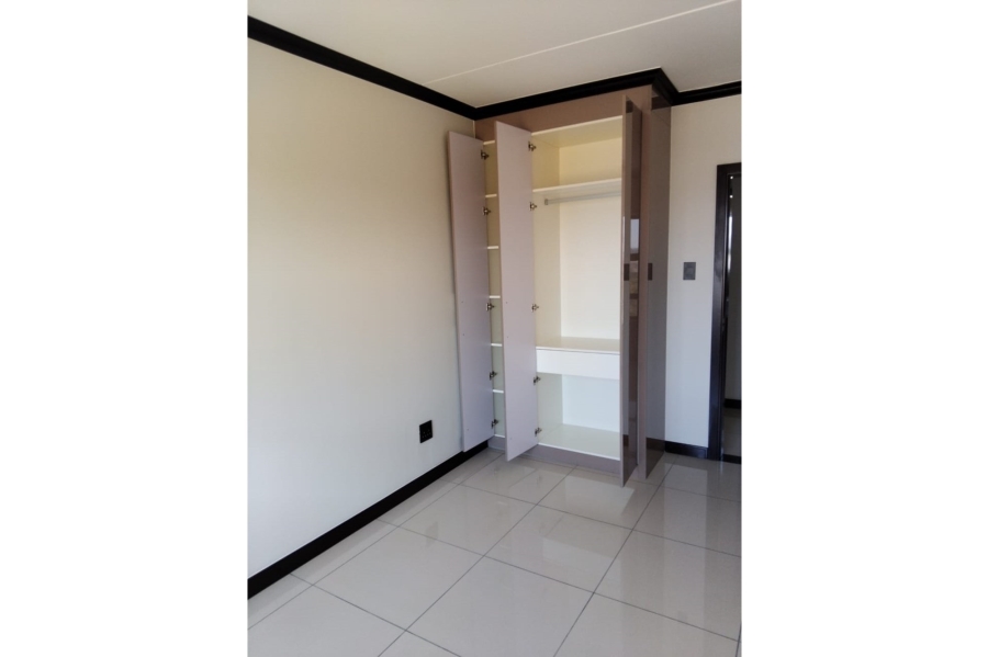 To Let 2 Bedroom Property for Rent in Blue Hills Gauteng