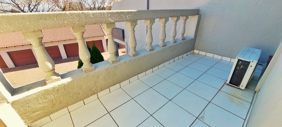 2 Bedroom Property for Sale in Halfway Gardens Gauteng