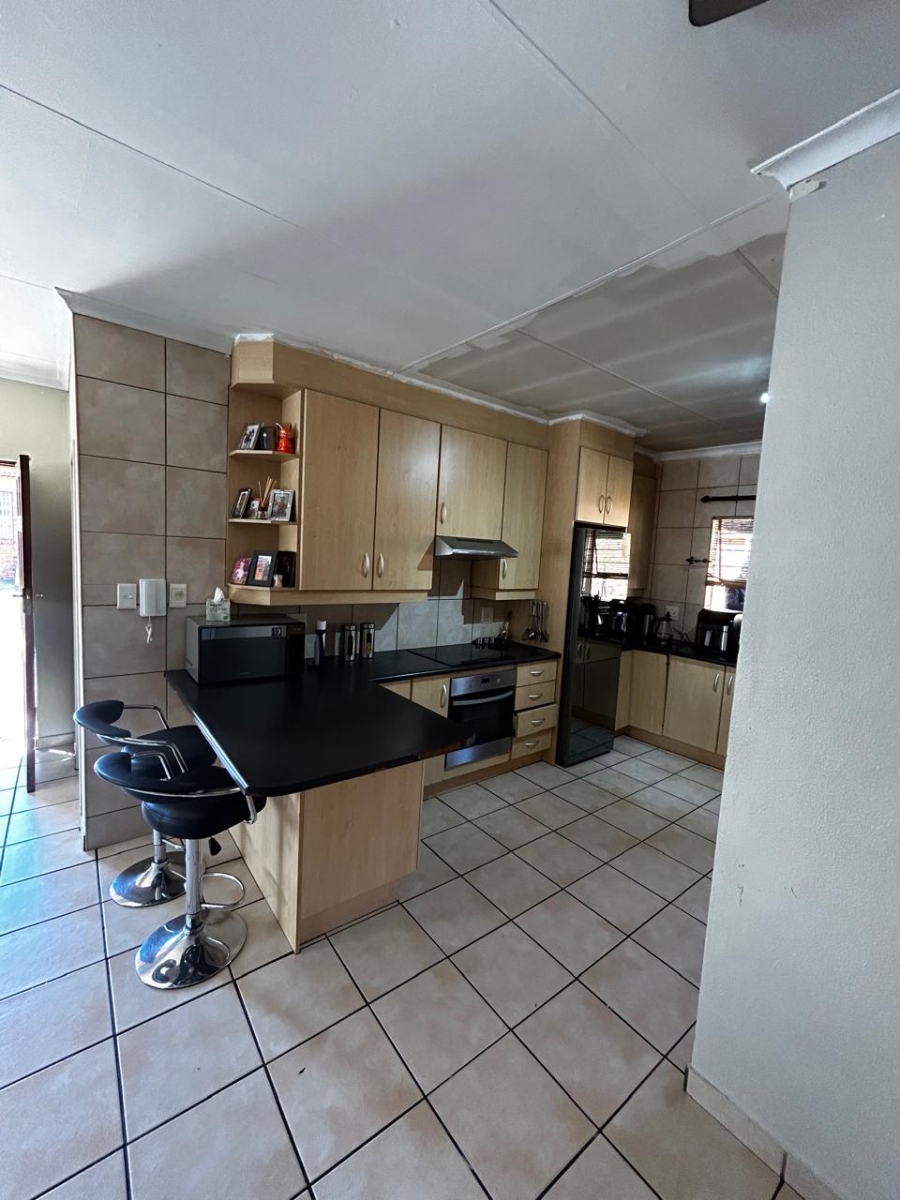 3 Bedroom Property for Sale in Alberante Gauteng