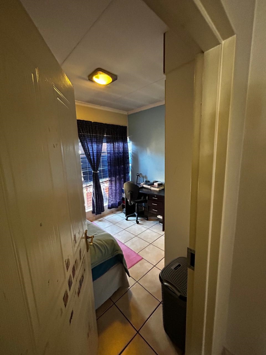 3 Bedroom Property for Sale in Alberante Gauteng