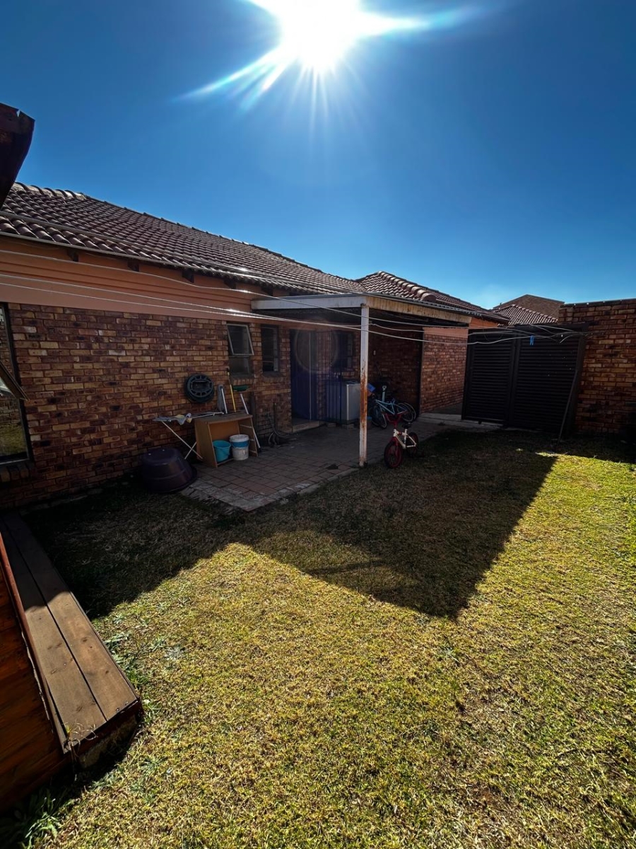 3 Bedroom Property for Sale in Alberante Gauteng