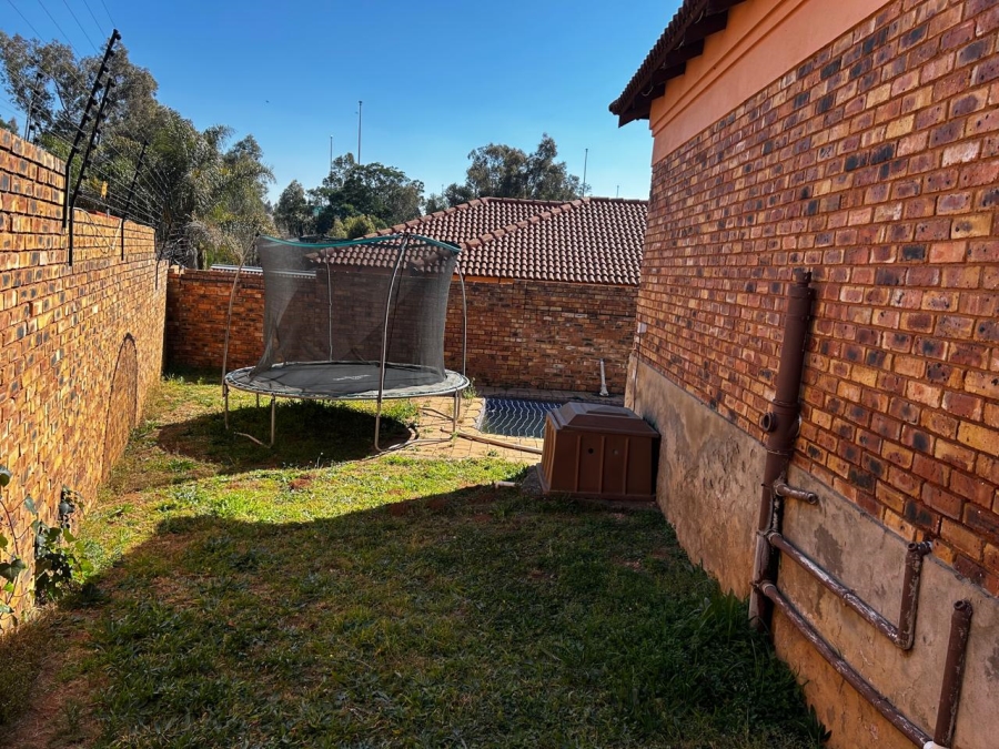 3 Bedroom Property for Sale in Alberante Gauteng