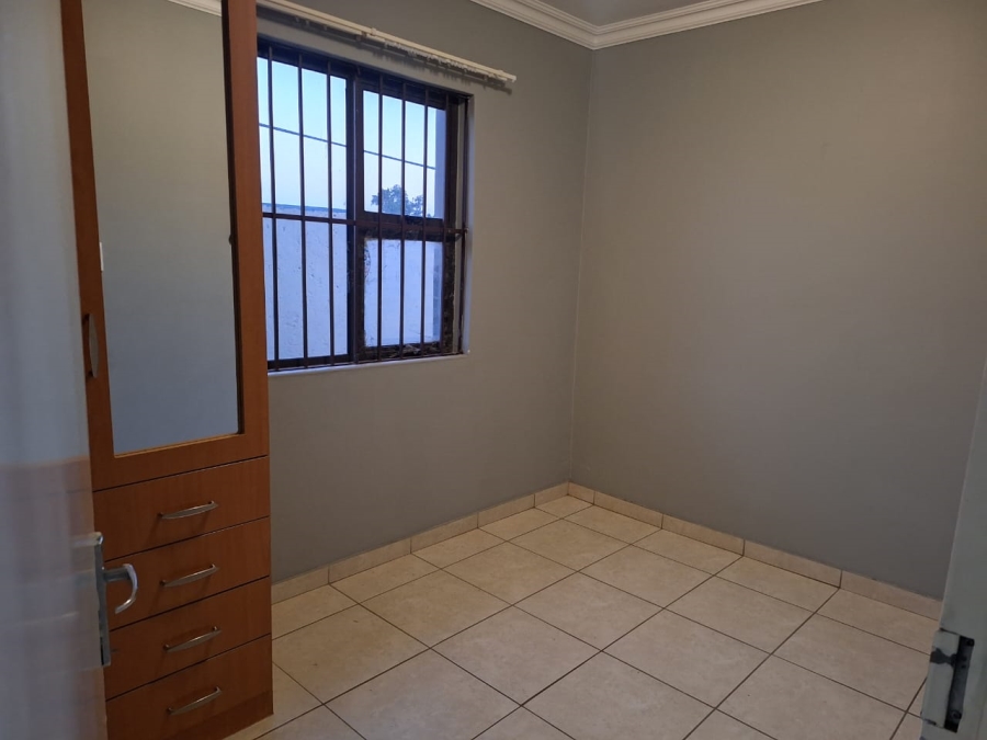 To Let 2 Bedroom Property for Rent in Primrose Hill Gauteng