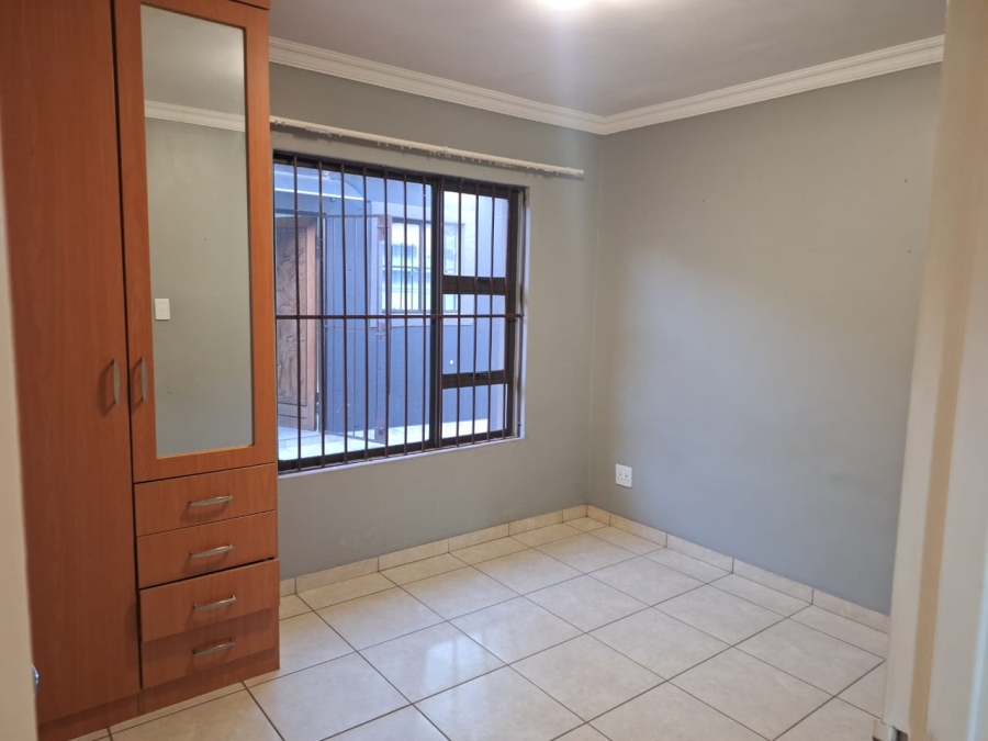 To Let 2 Bedroom Property for Rent in Primrose Hill Gauteng