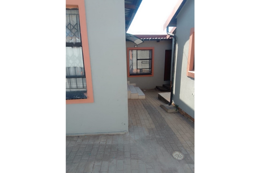 2 Bedroom Property for Sale in Mahube Valley Gauteng
