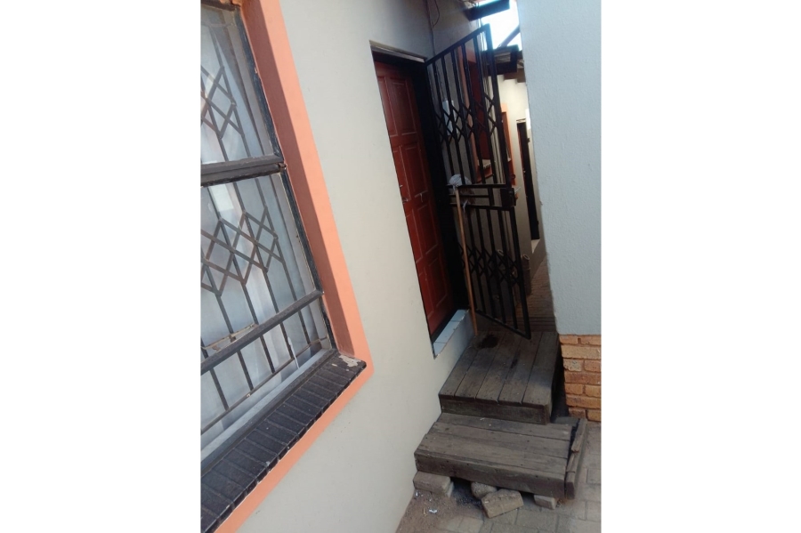2 Bedroom Property for Sale in Mahube Valley Gauteng