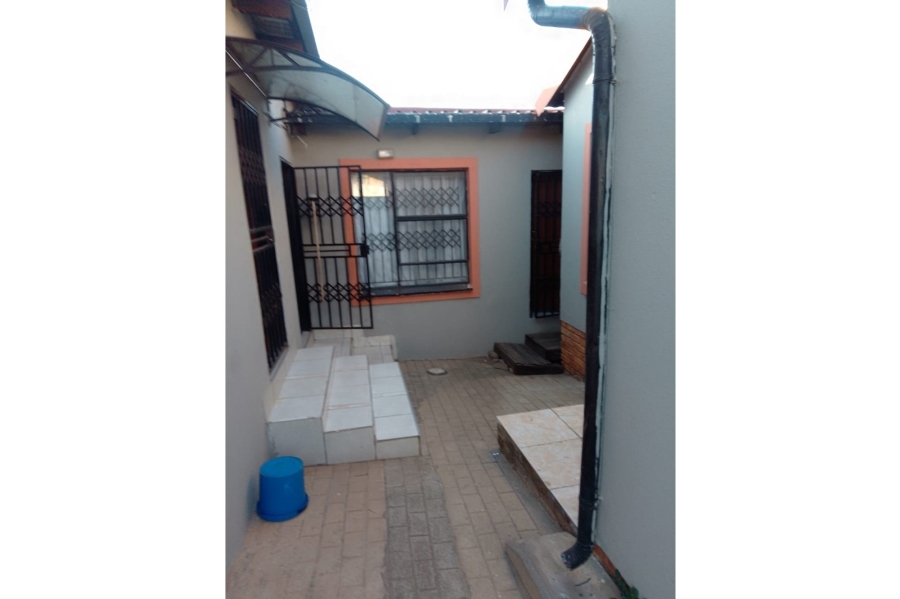 2 Bedroom Property for Sale in Mahube Valley Gauteng